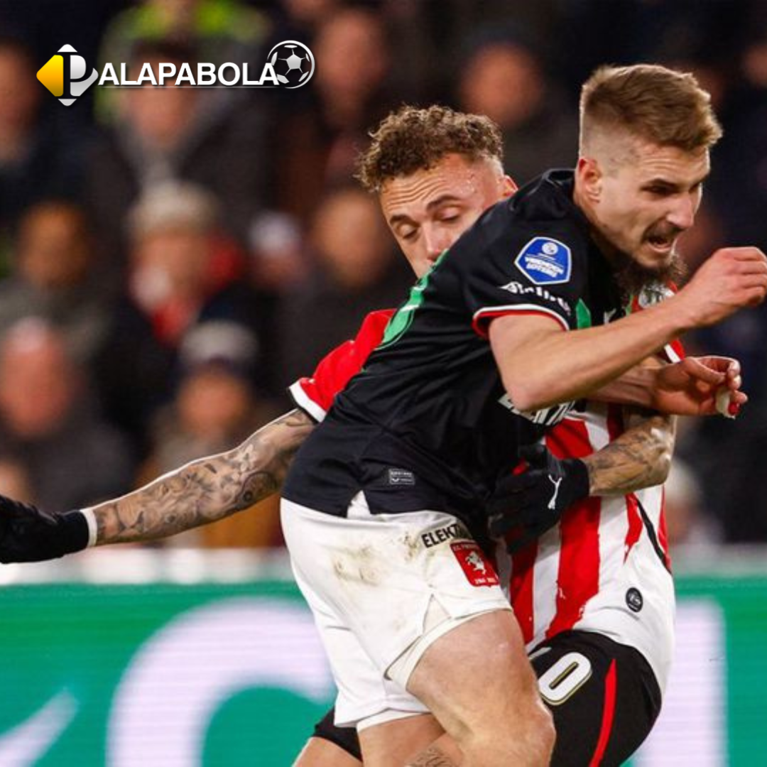 Mees Hilgers Main 60 Menit, FC Twente Digasak PSV Skor 1-6