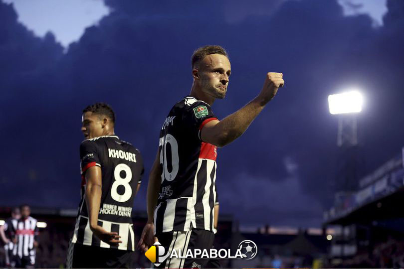 Hasil Grimsby Town vs Manchester United: Onana Blunder dan Bryan Mbeumo Gagal Penalti, Setan Merah Tersingkir dari Carabao Cup