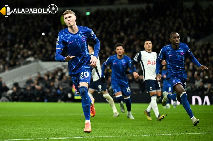 Liam Rosenior Bantah Rumor Cole Palmer ke Man United: Dia Tampak Bahagia di Chelsea